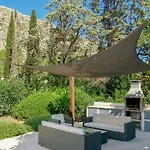 Font 别墅 波连斯萨